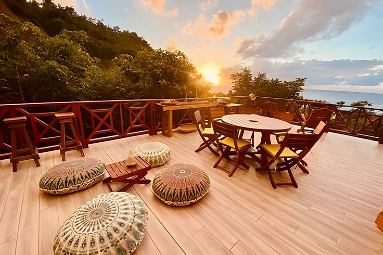 The Palms - Rustic Luxury in Providencia