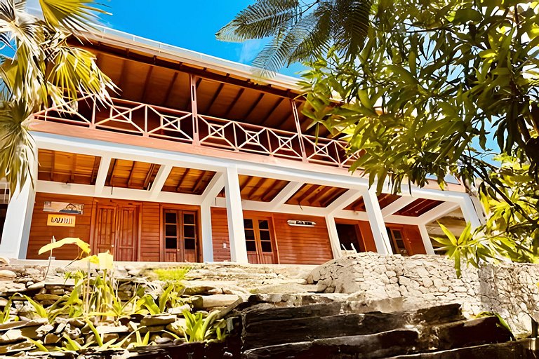 The Palms - Rustic Luxury in Providencia