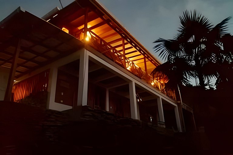 The Palms - Rustic Luxury in Providencia