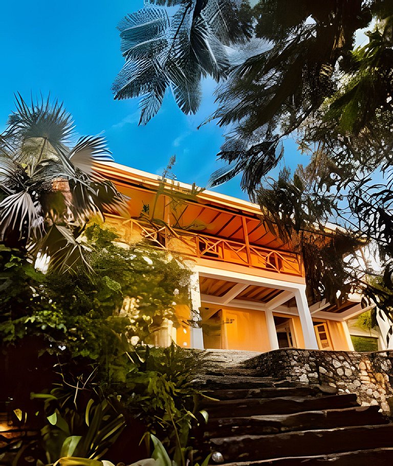 The Palms - Rustic Luxury in Providencia