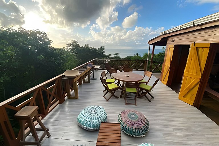 The Palms - Rustic Luxury in Providencia
