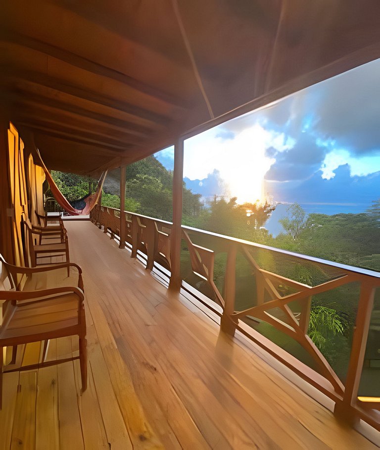 The Palms - Rustic Luxury in Providencia