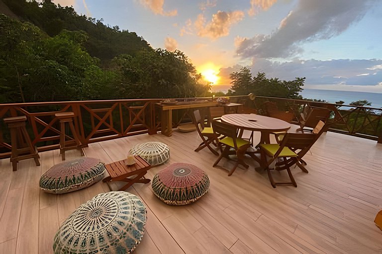 The Palms - Rustic Luxury in Providencia